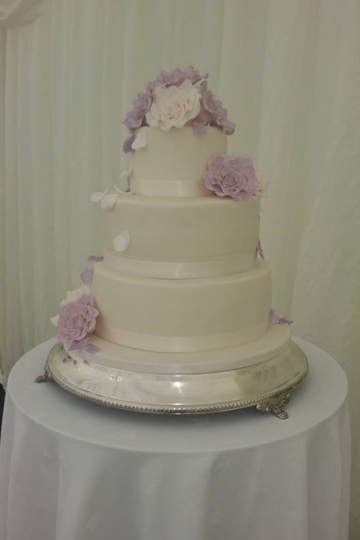 Lisa Vintage Wedding Cakes Sussex